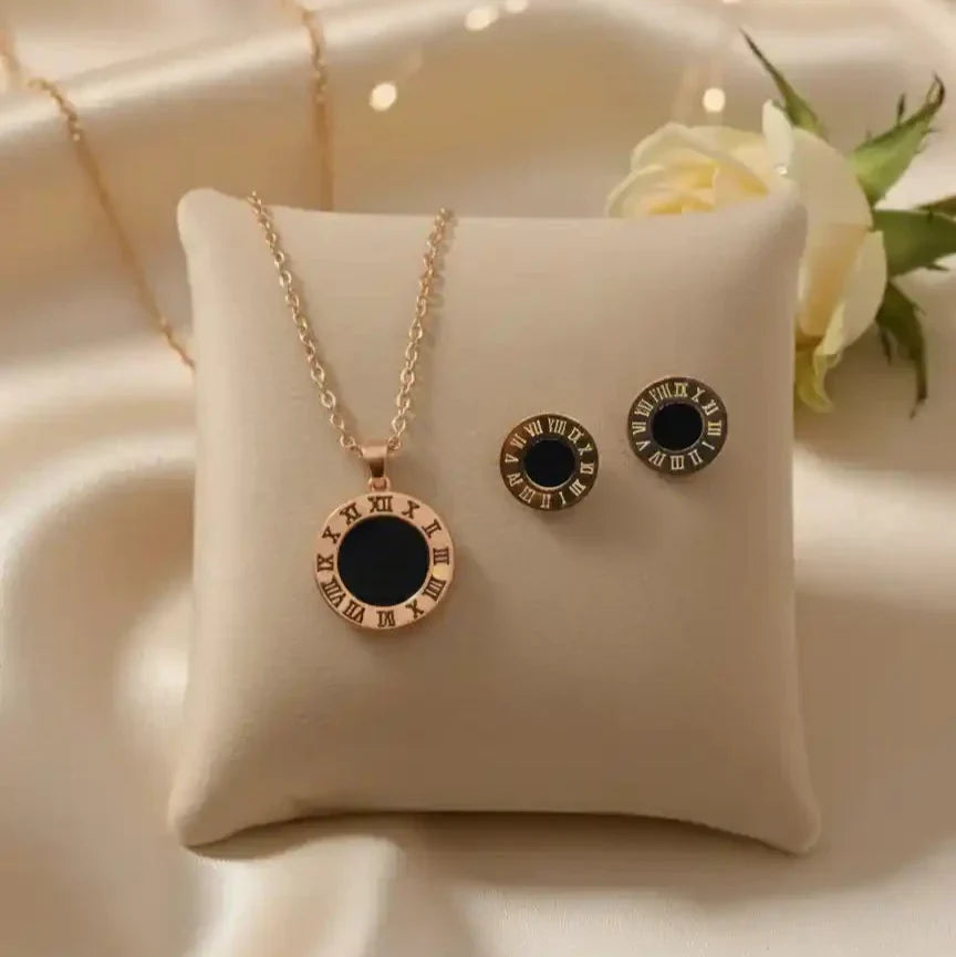 Black_and_Gold_Roman_Number_Bulgari_Set