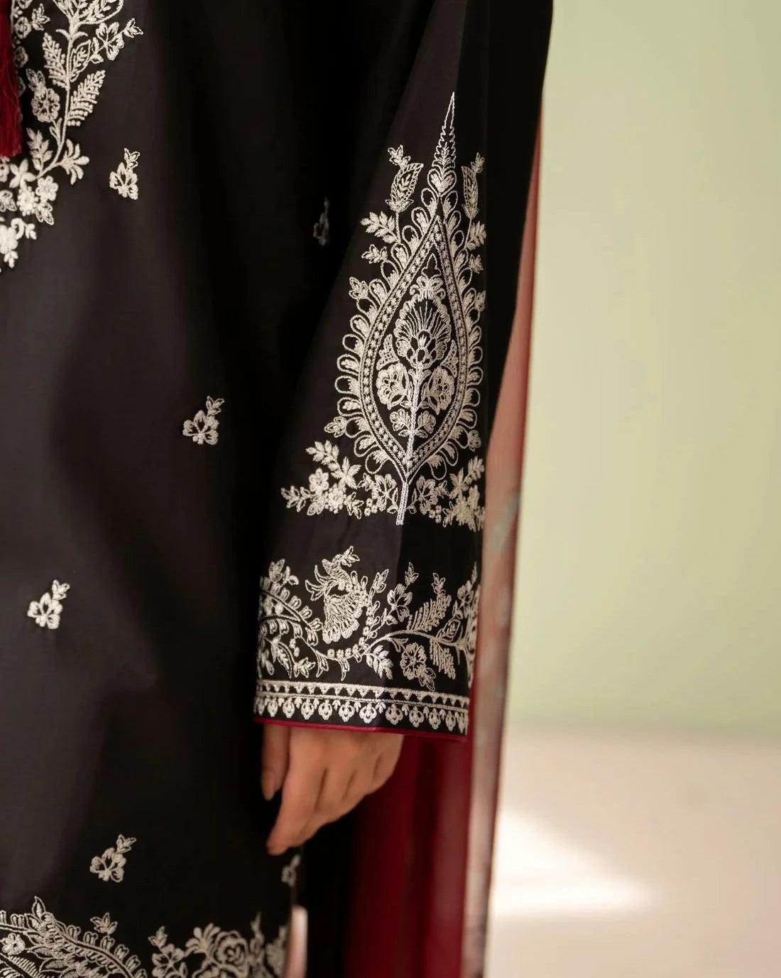 MARIN EMBROIDED 2PC