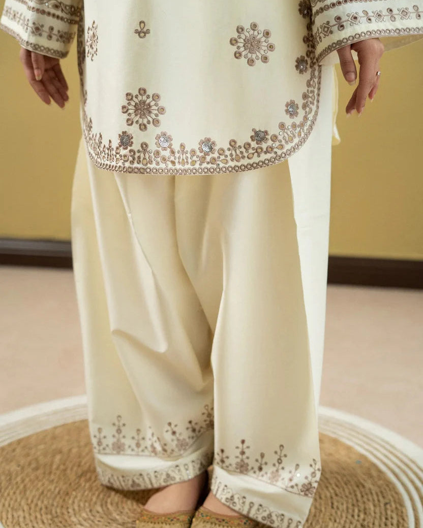 NORAY EMBROIDED 2PC