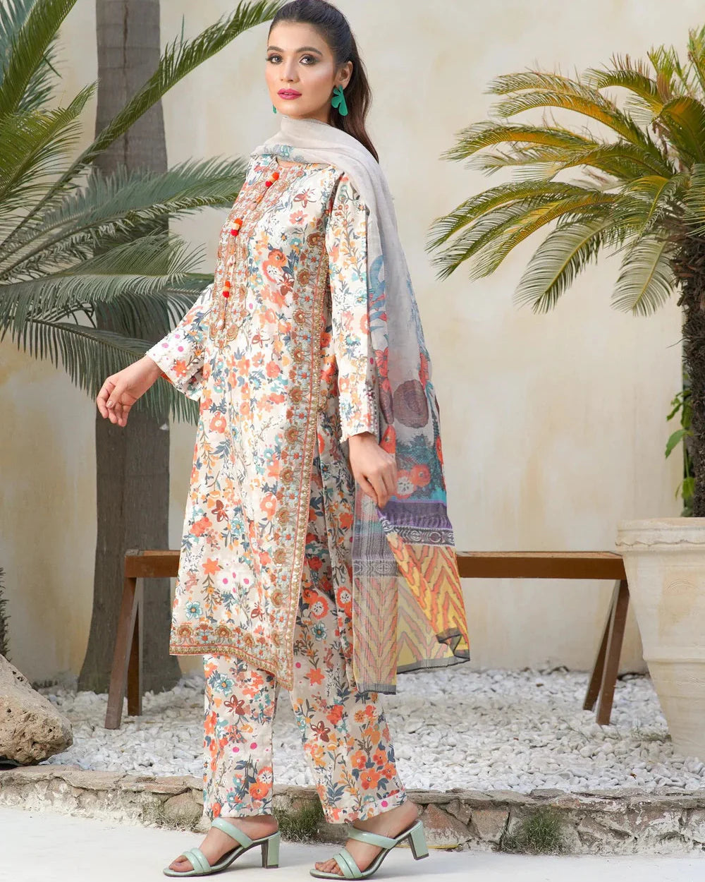 Nisa Embroided 3 PC